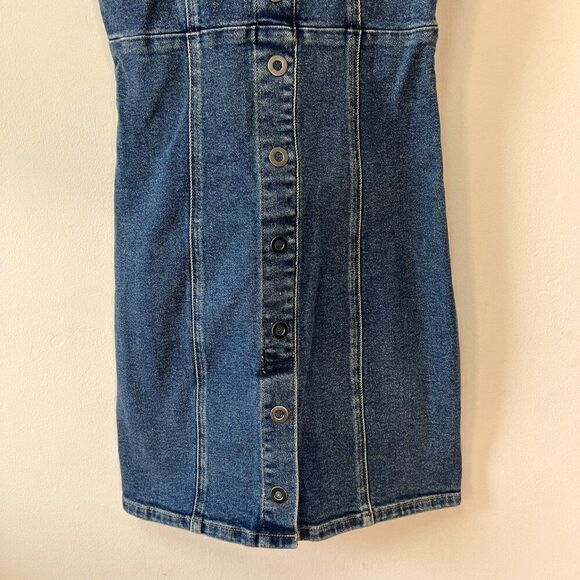 Good American Snap To It Button Front Denim Dress - Picture 5 of 8